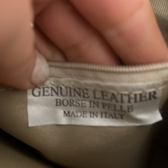 Vera Pelle Cross Body Madi on Italy - Picture 3 of 5